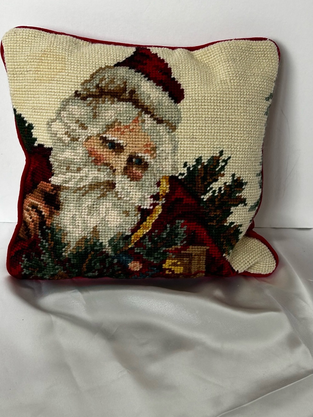 Vintage Needlepoint - Christmas‎ Santa Claus Throw Pillow-Deep Red Velvet-9"x9"